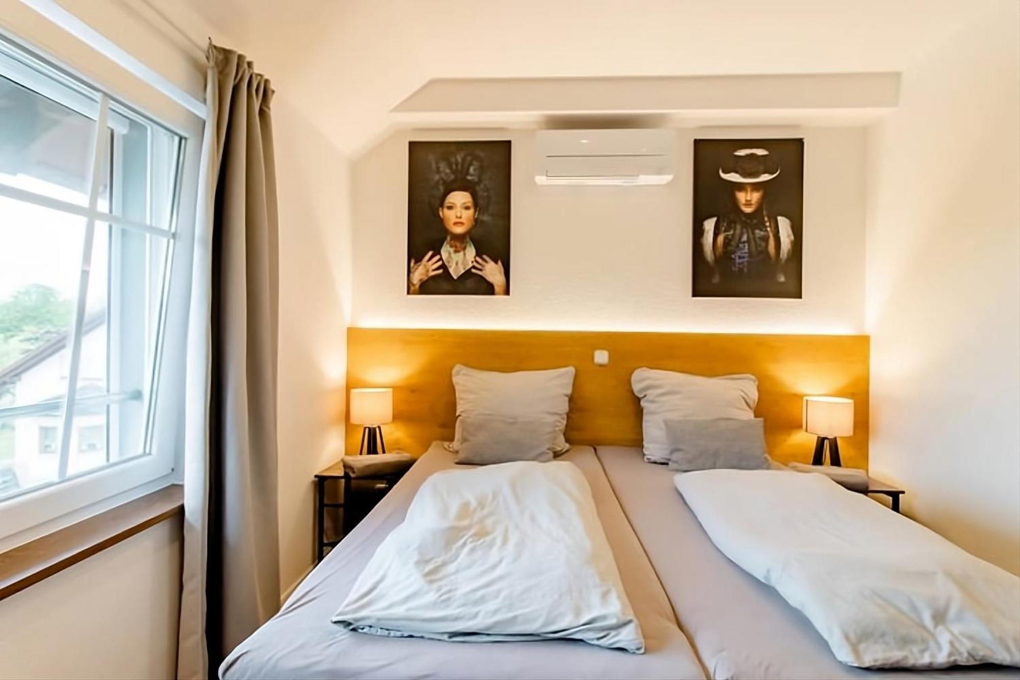 Komfortables Doppelzimmer In Kehl Goldscheuer - 1A Guesthouse Exterior photo